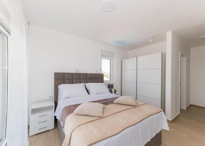 Adriatic Sunset Villa *